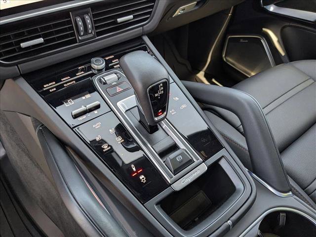 Used 2022 Porsche Cayenne Turbo image 12