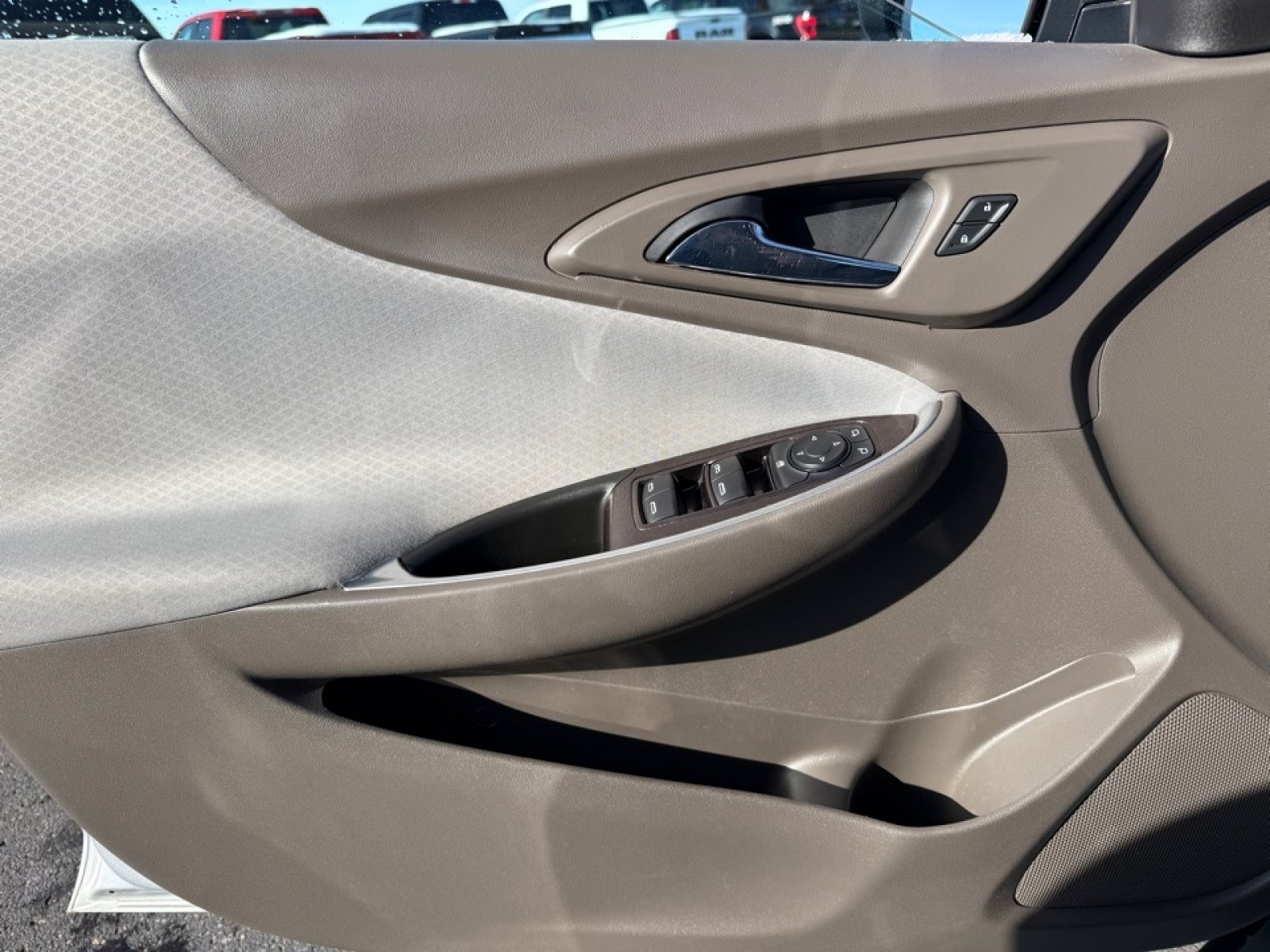 Used 2020 Chevrolet Malibu LT image 33