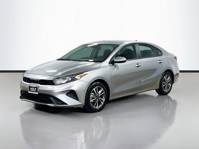 Certified 2024 Kia Forte LXS FWD image 3