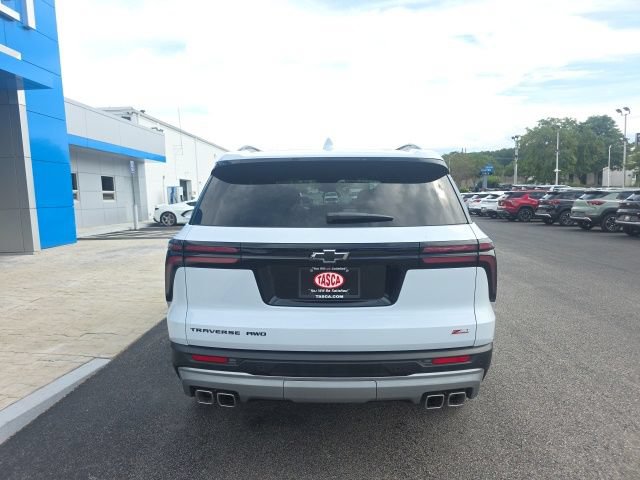 Used 2026 Chevrolet Traverse Z71 w/ LPO, Illumination Package AWD/4WD image 3