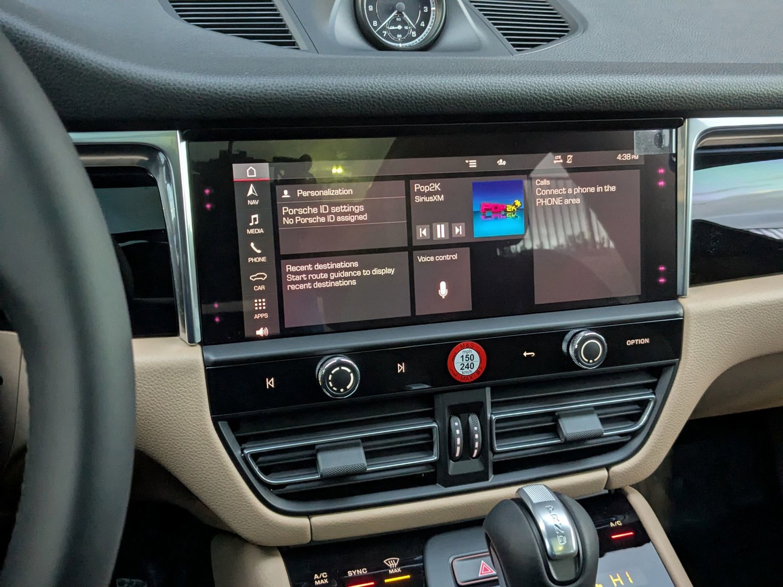 New 2026 Porsche Macan image 18