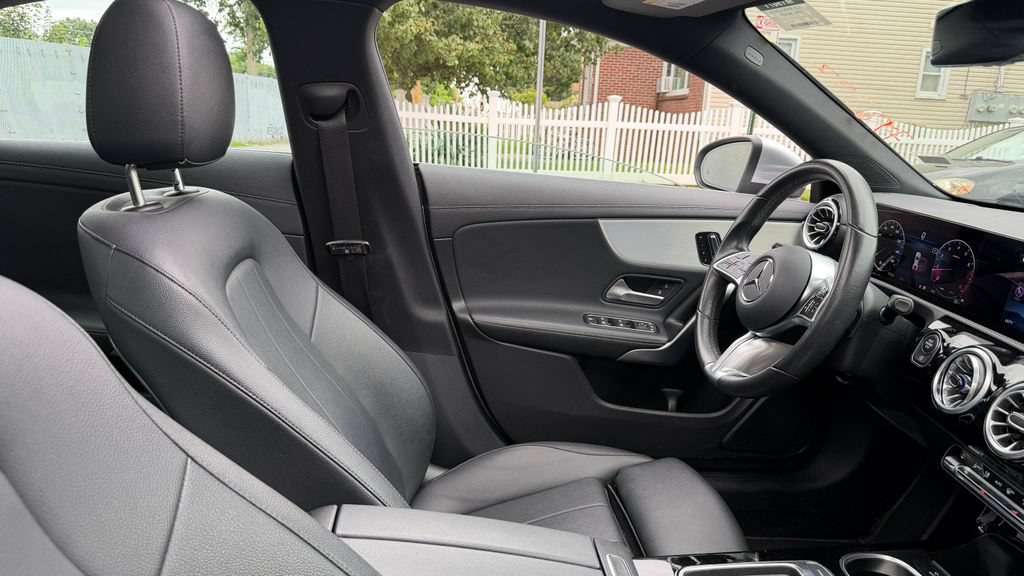 Used 2025 Mercedes-Benz CLA 250 image 19