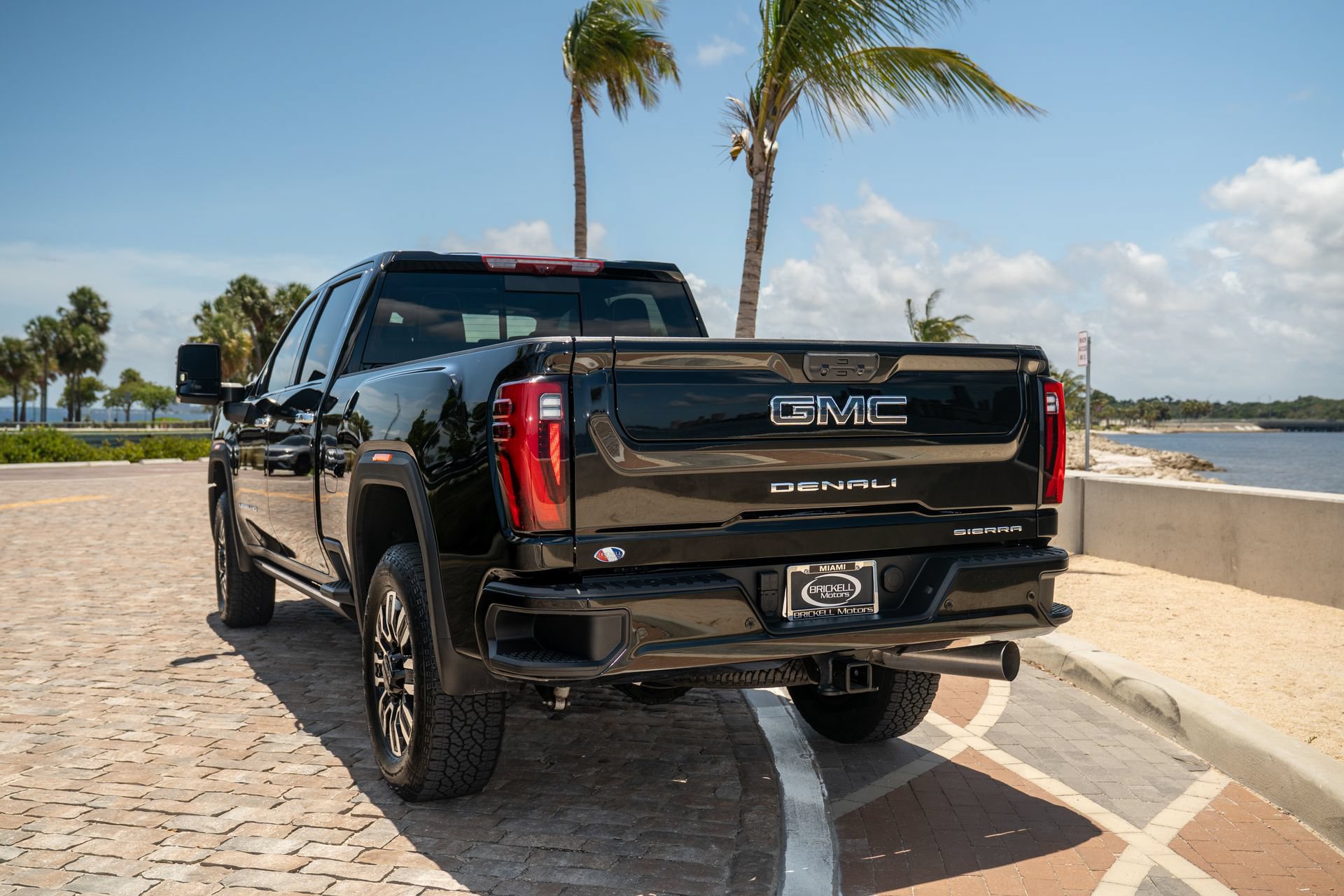 Used 2026 GMC Sierra 2500 Denali Ultimate AWD/4WD image 9