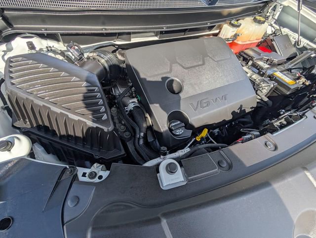 Used 2023 Chevrolet Traverse LT image 24