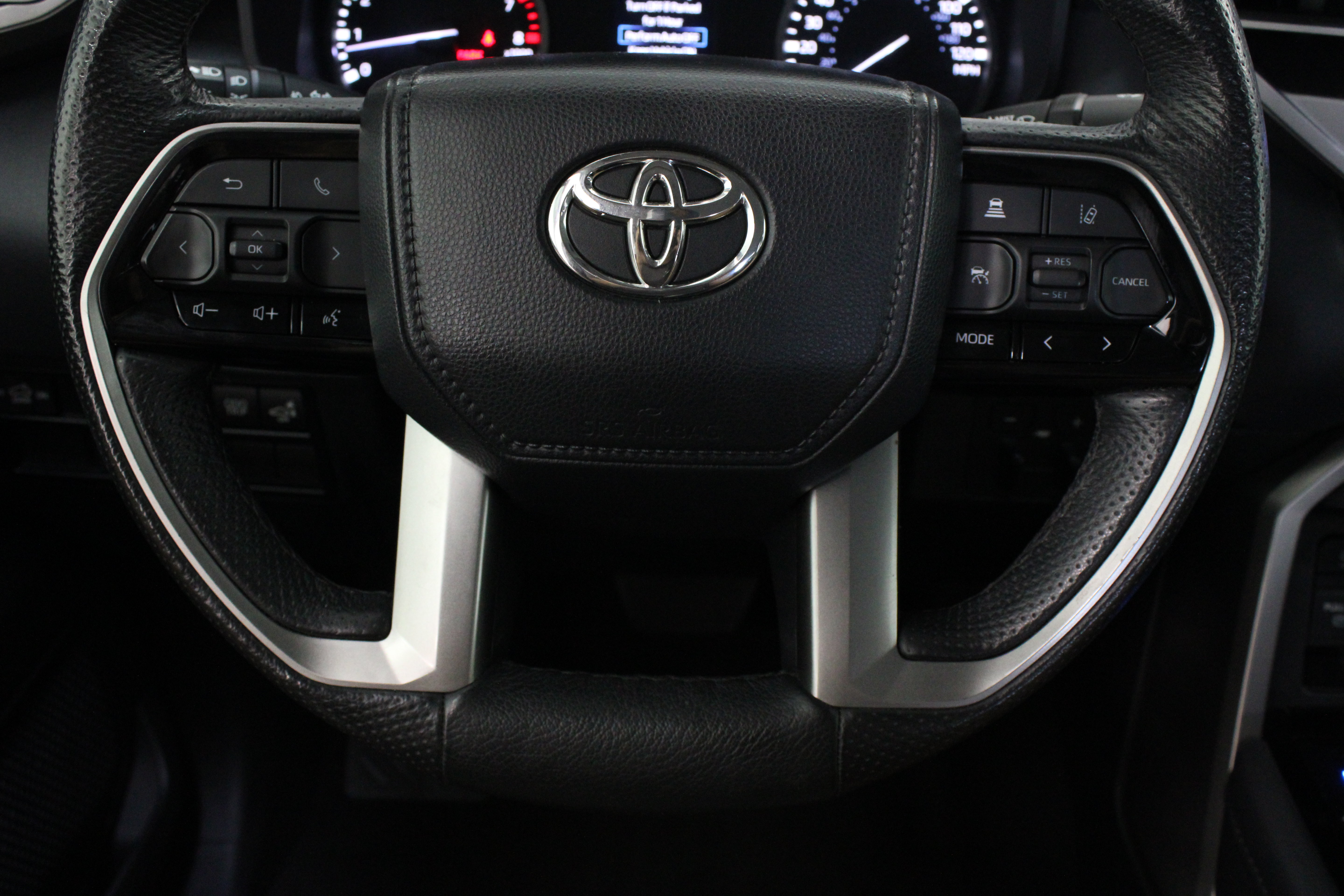 Used 2023 Toyota Tundra Limited AWD/4WD image 29