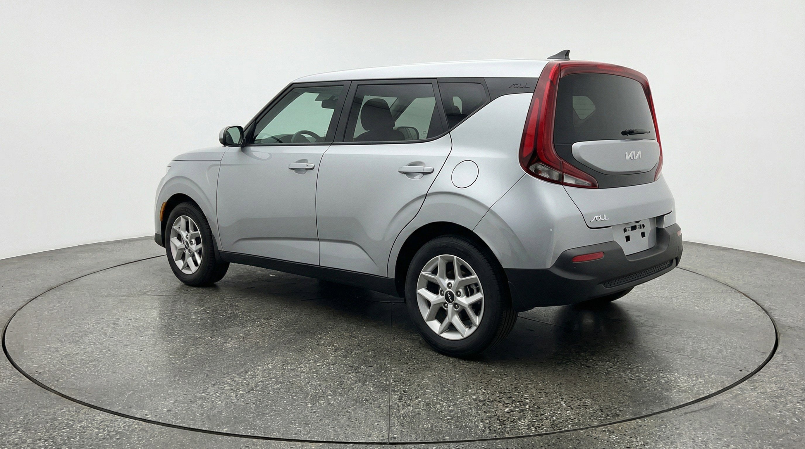 Used 2025 Kia Soul FWD image 6