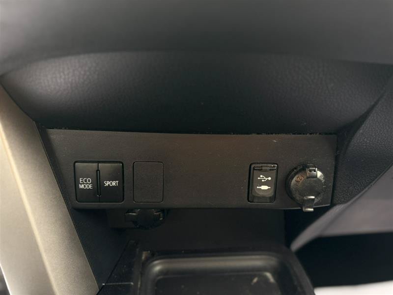 Used 2017 Toyota RAV4 LE w/ Carpet Mat Package AWD/4WD image 14