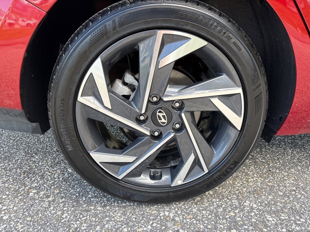 Used 2025 Hyundai Elantra Sport image 8