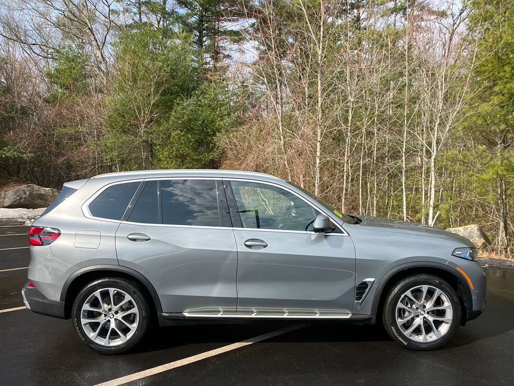 Used 2024 BMW X5 xDrive40i w/ Premium Package image 6