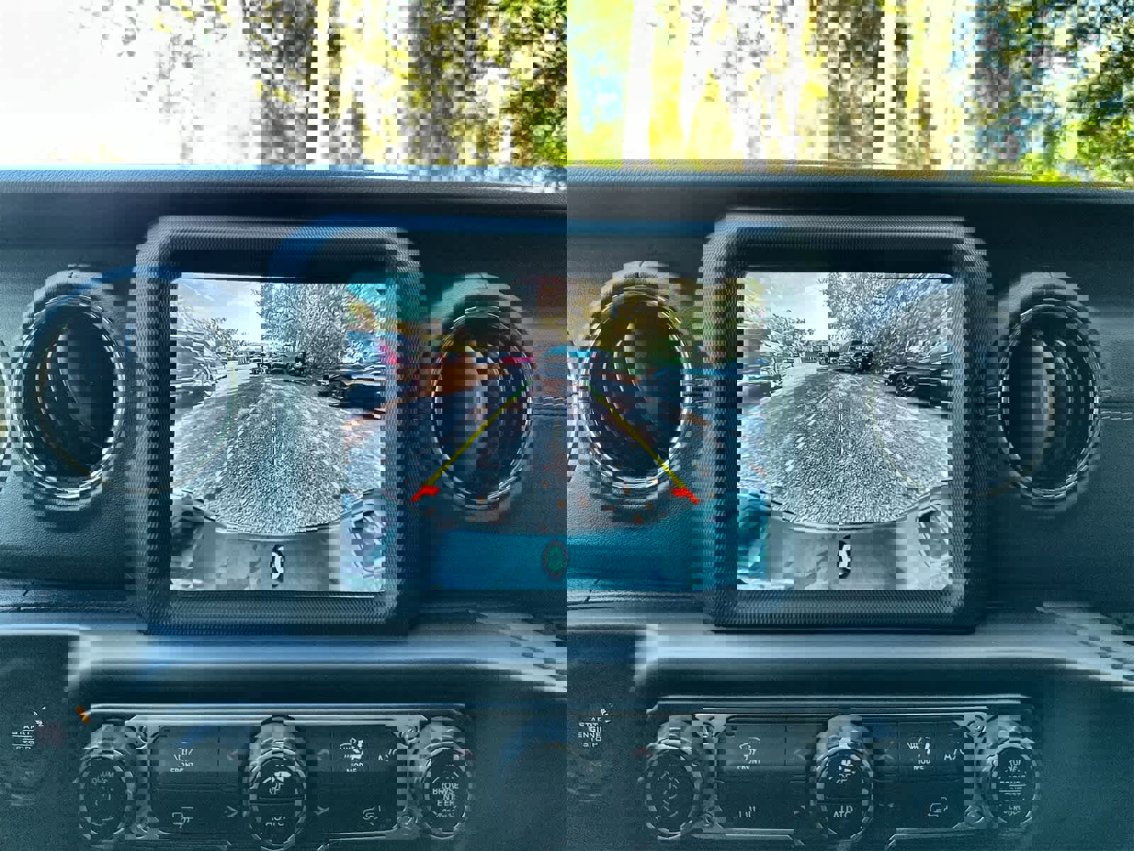 Used 2023 Jeep Gladiator Overland image 20