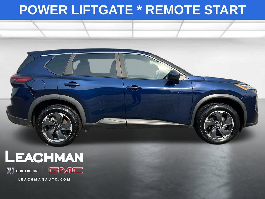 Used 2024 Nissan Rogue SV image 2