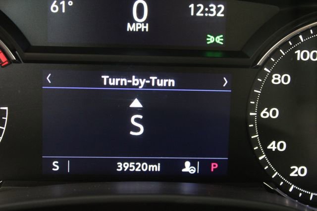 Used 2021 Cadillac CT4 Luxury w/ Cold Weather Package AWD/4WD image 15