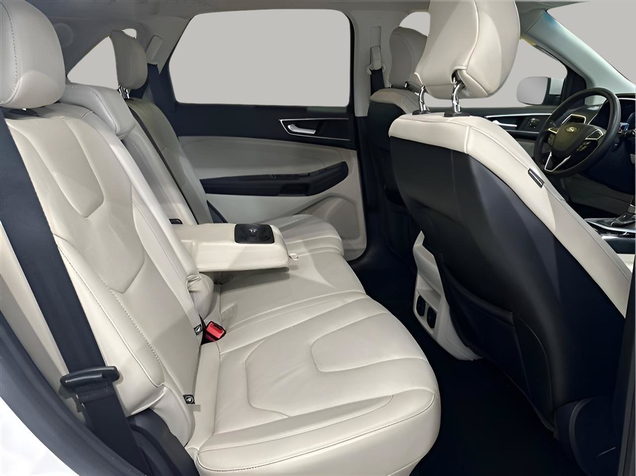 Used 2018 Ford Edge Titanium w/ Technology Package FWD image 22