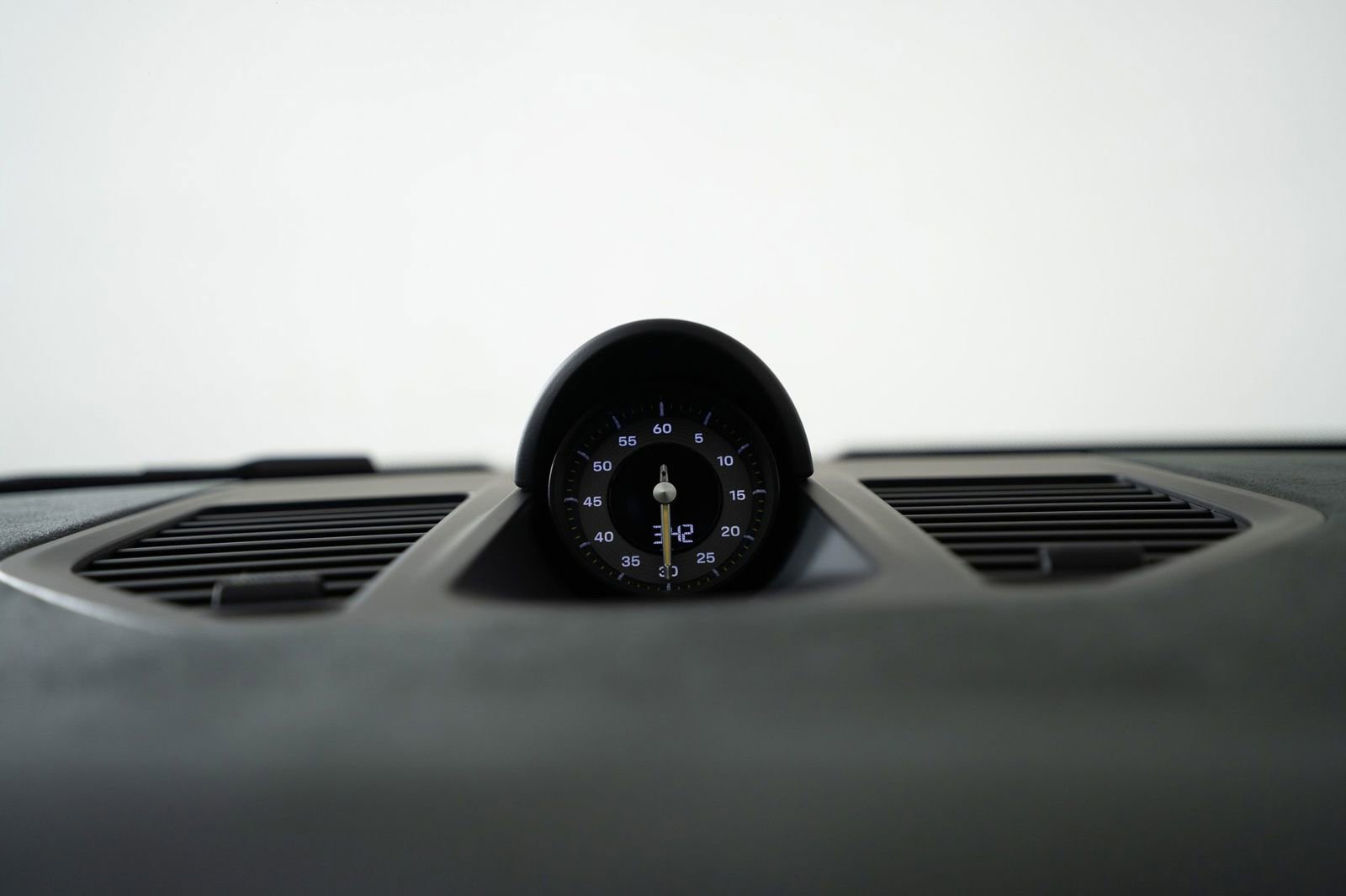 Used 2025 Porsche 911 GT3 RWD image 39