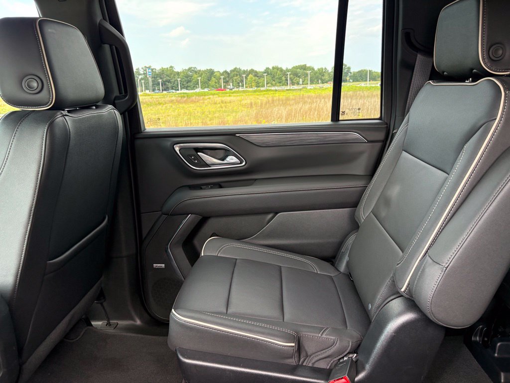 Used 2023 GMC Yukon XL SLT w/ SLT Luxury Package AWD/4WD image 53