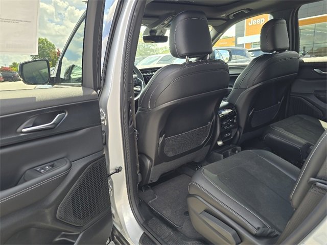 New 2025 Jeep Grand Cherokee L Altitude image 5