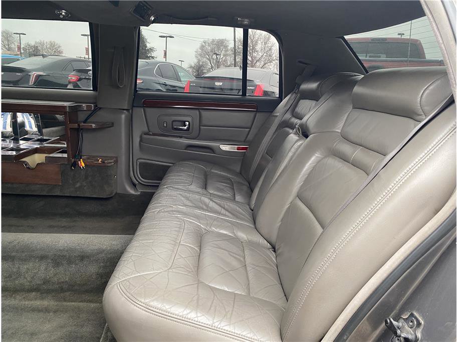 Used 1998 Cadillac De Ville Limousine image 16