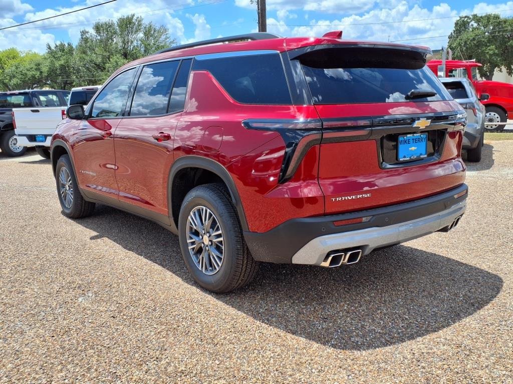 New 2026 Chevrolet Traverse LT image 3