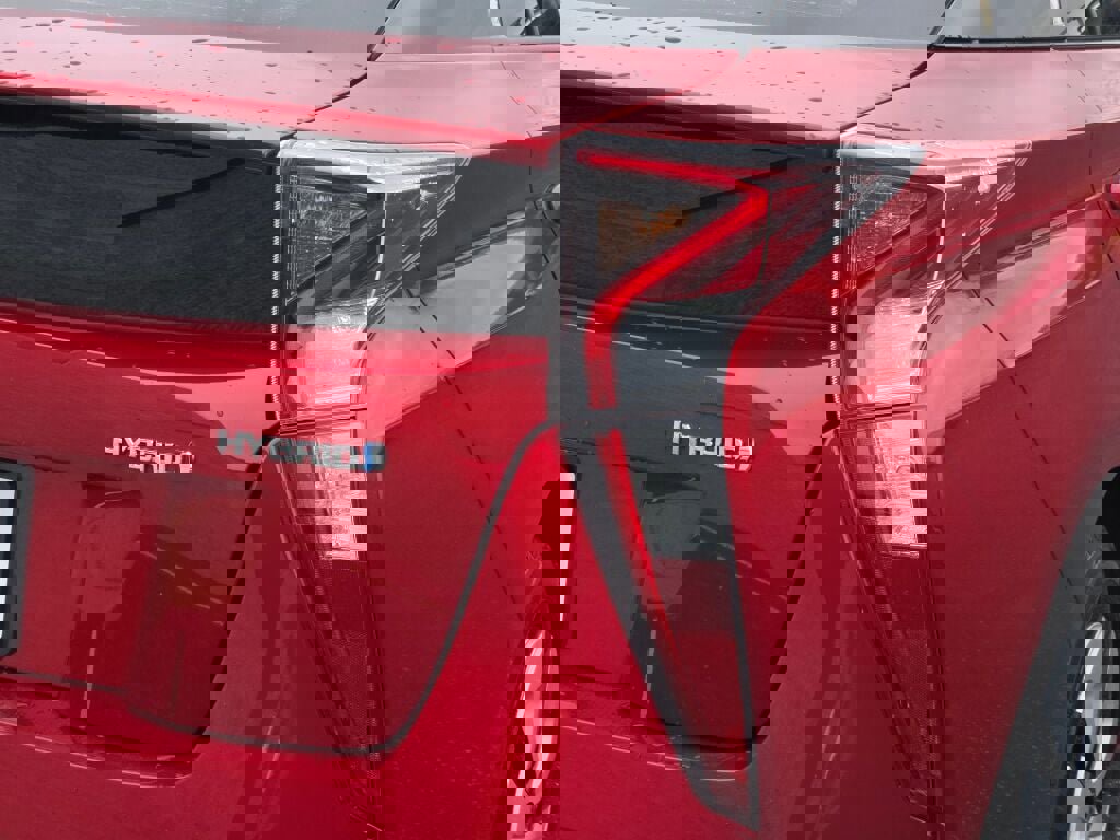 Used 2016 Toyota Prius Four image 11