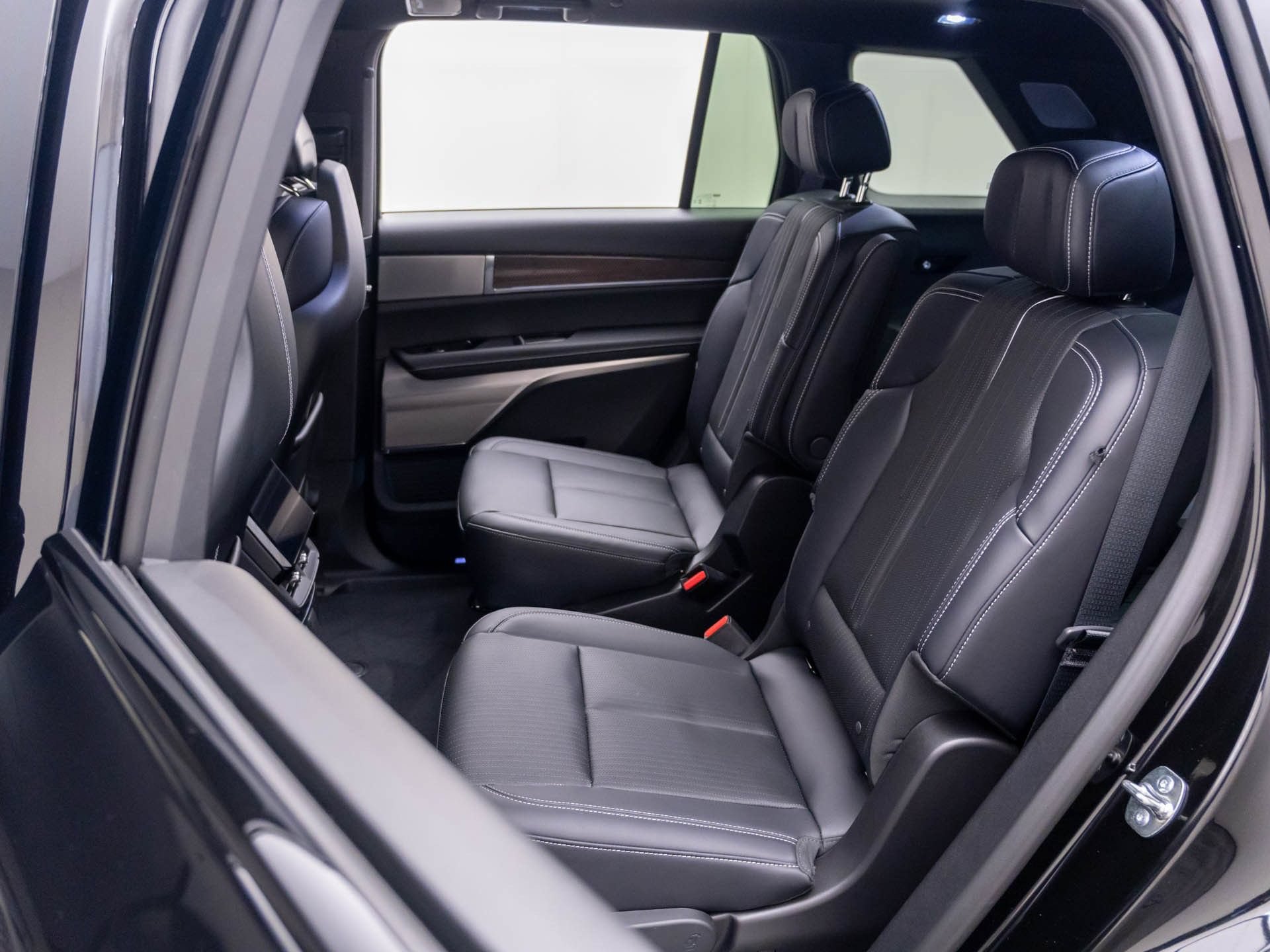 New 2027 Cadillac Vistiq Sport AWD/4WD image 16