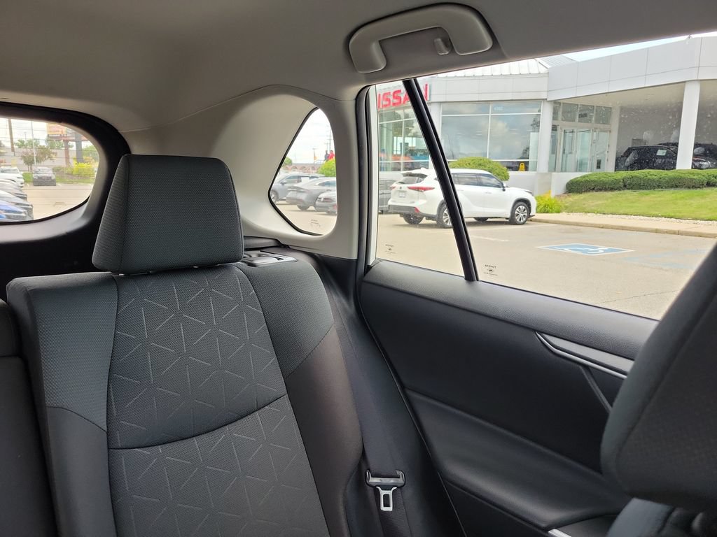 Used 2025 Toyota RAV4 XLE FWD image 10
