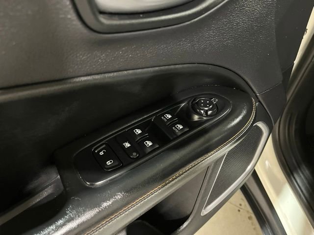 Used 2018 Jeep Compass Latitude w/ Cold Weather Group image 35