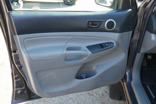 Used 2012 Toyota Tacoma PreRunner image 12