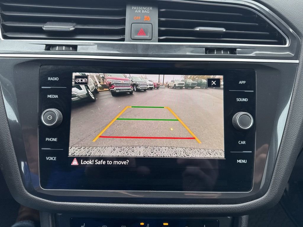 Used 2023 Volkswagen Tiguan SE w/ Panoramic Sunroof Package image 21