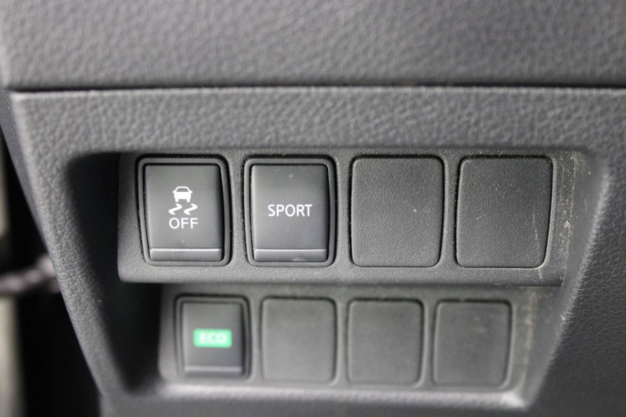 Used 2016 Nissan Rogue SV FWD image 55