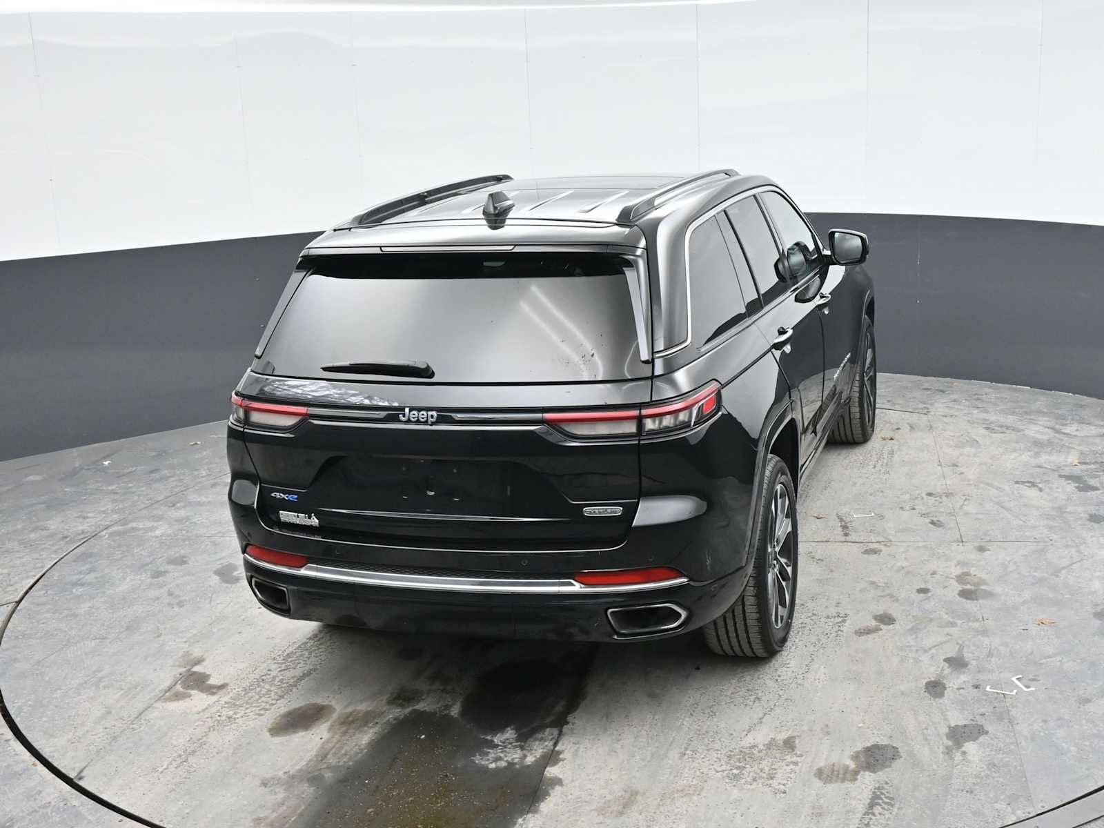 Used 2023 Jeep Grand Cherokee Overland image 34