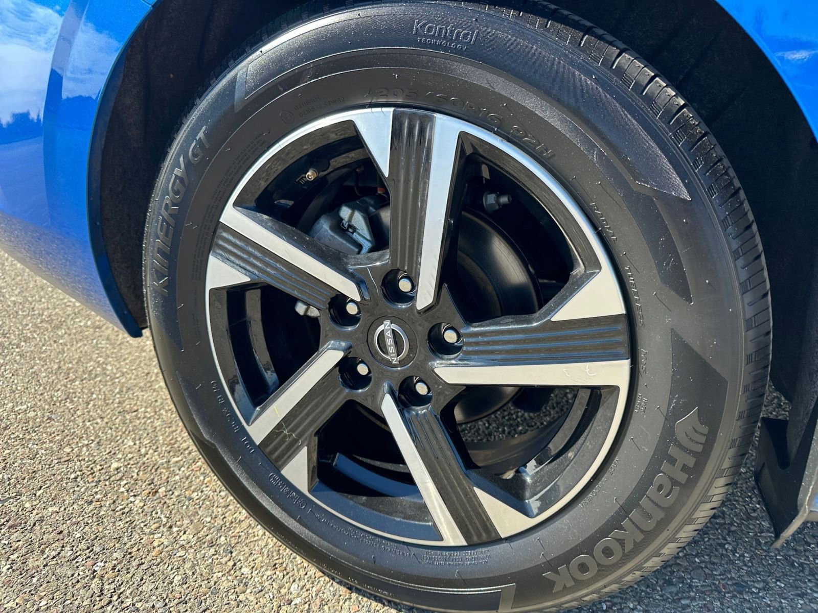 Used 2025 Nissan Sentra SV image 29