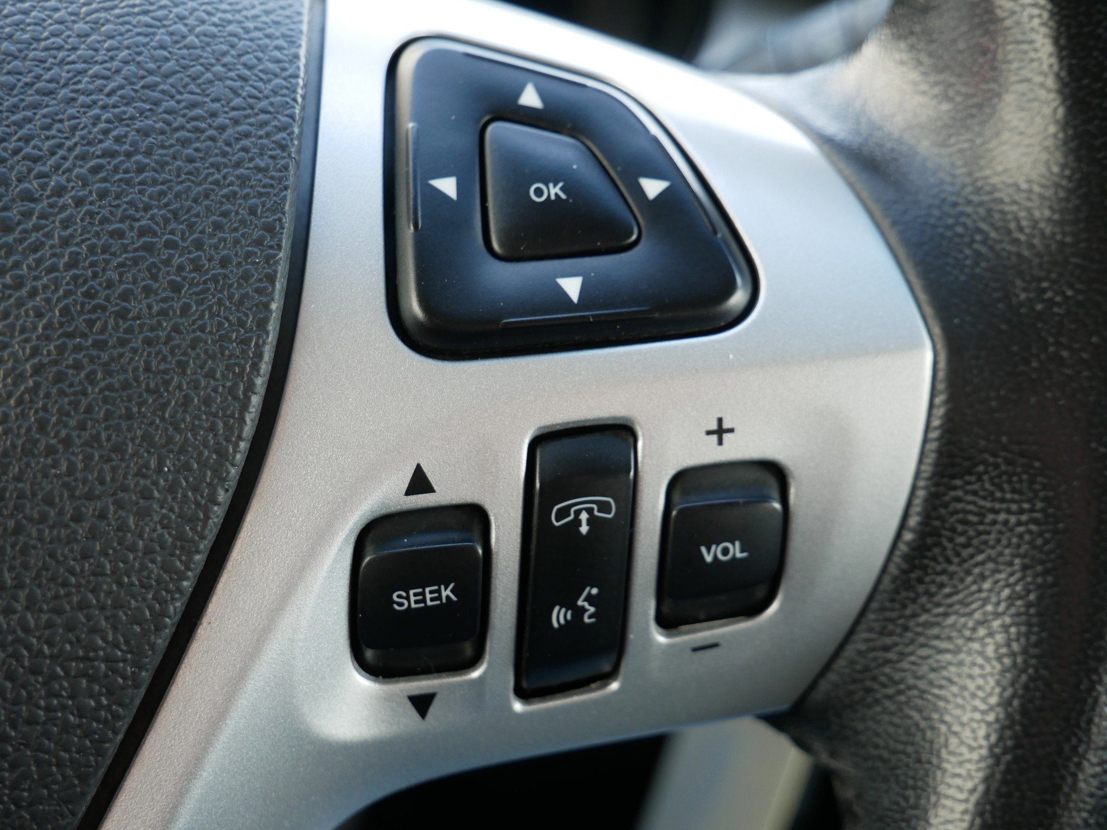 Used 2013 Ford Edge SEL image 19