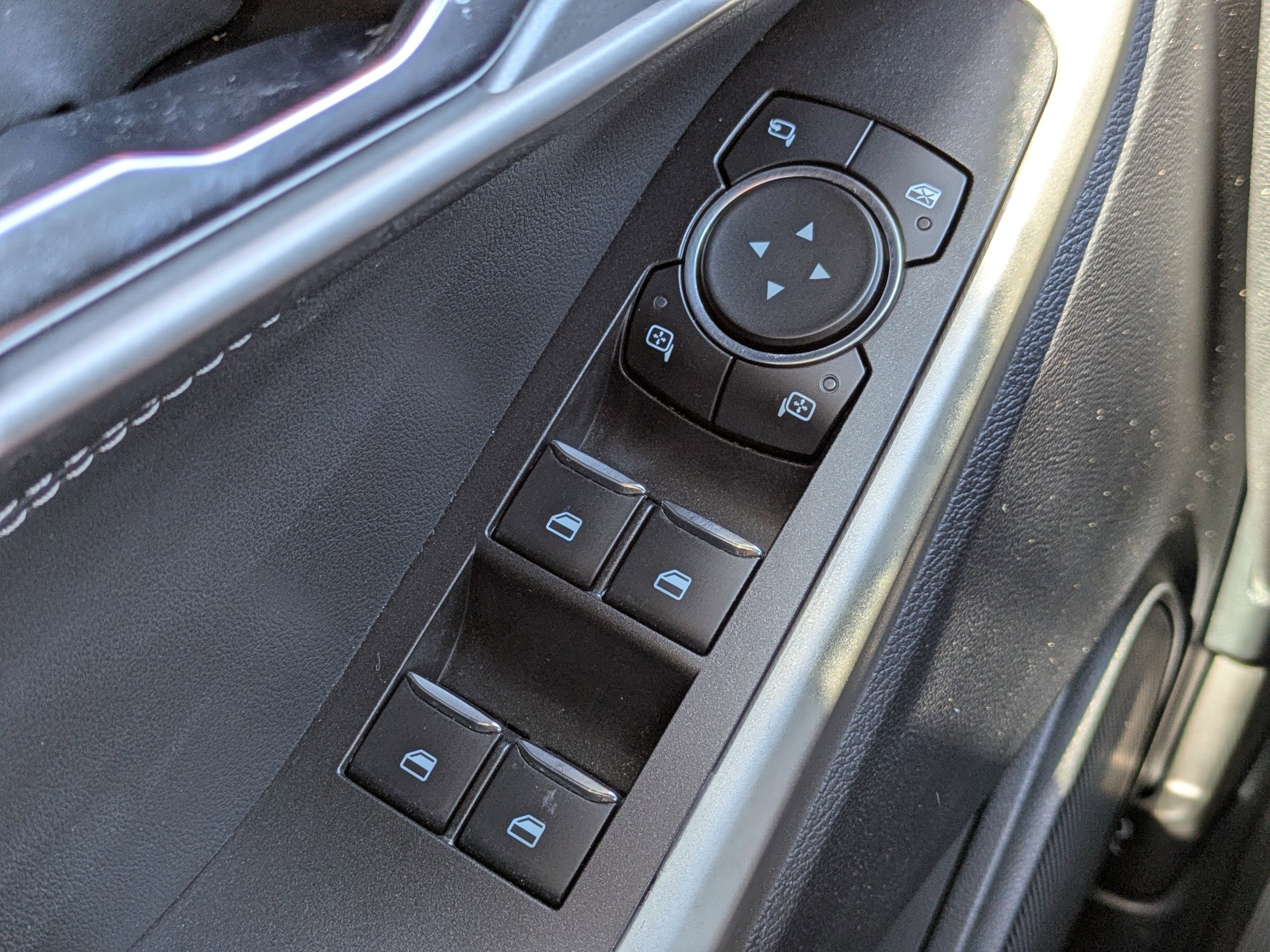 Used 2021 Ford Explorer Limited w/ Equipment Group 301A image 27