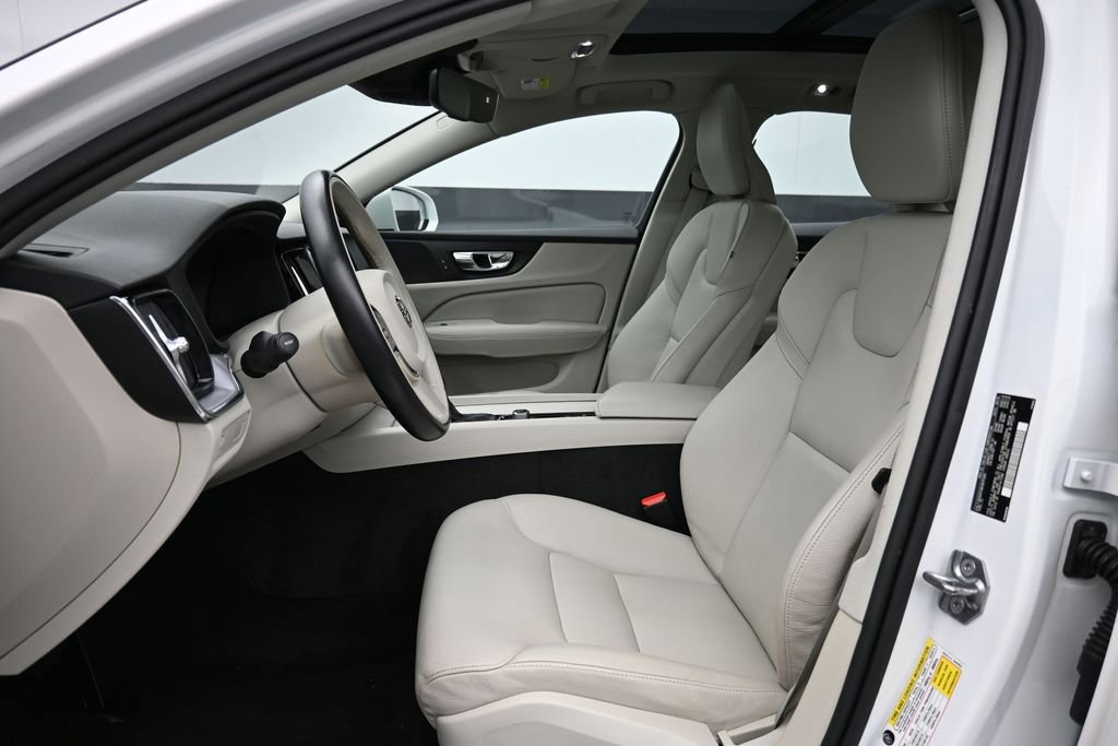 Used 2019 Volvo S60 T5 Momentum w/ Premium Package FWD image 10