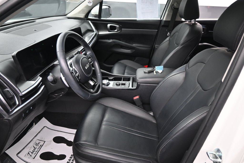 Used 2025 Kia Sorento EX w/ EX Panoramic Sunroof Package AWD/4WD image 25