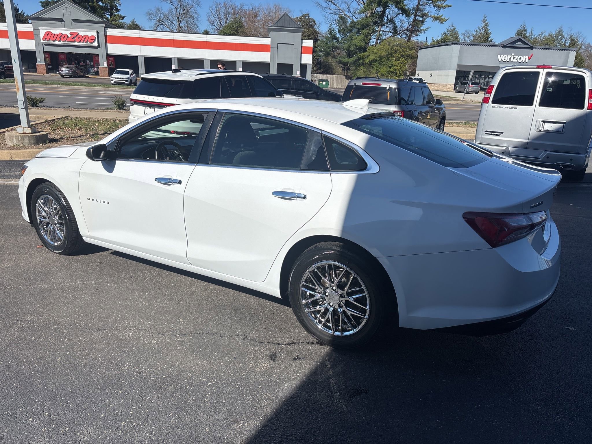 Used 2020 Chevrolet Malibu LT image 8