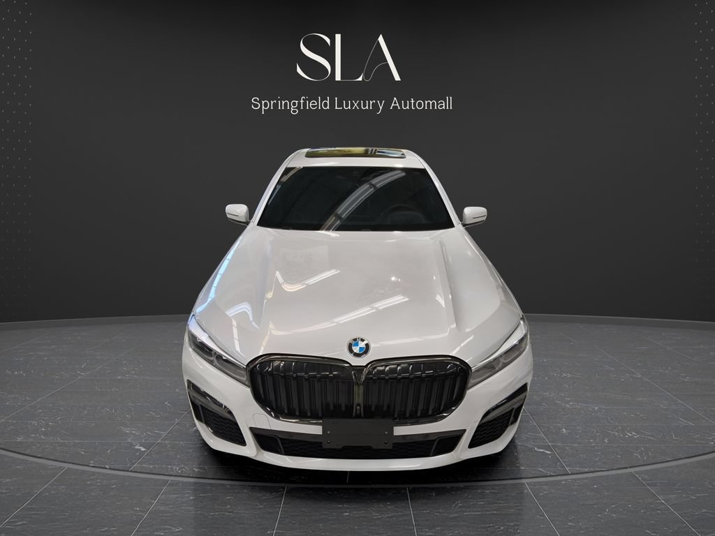 Used 2021 BMW 750i xDrive w/ Executive Package AWD/4WD image 3
