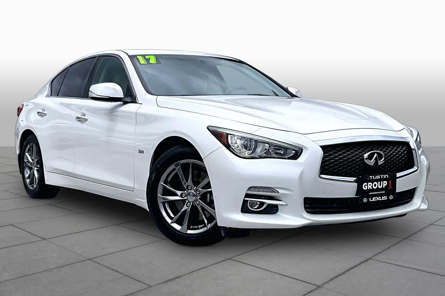 Used 2017 INFINITI Q50 Signature Edition RWD image 2