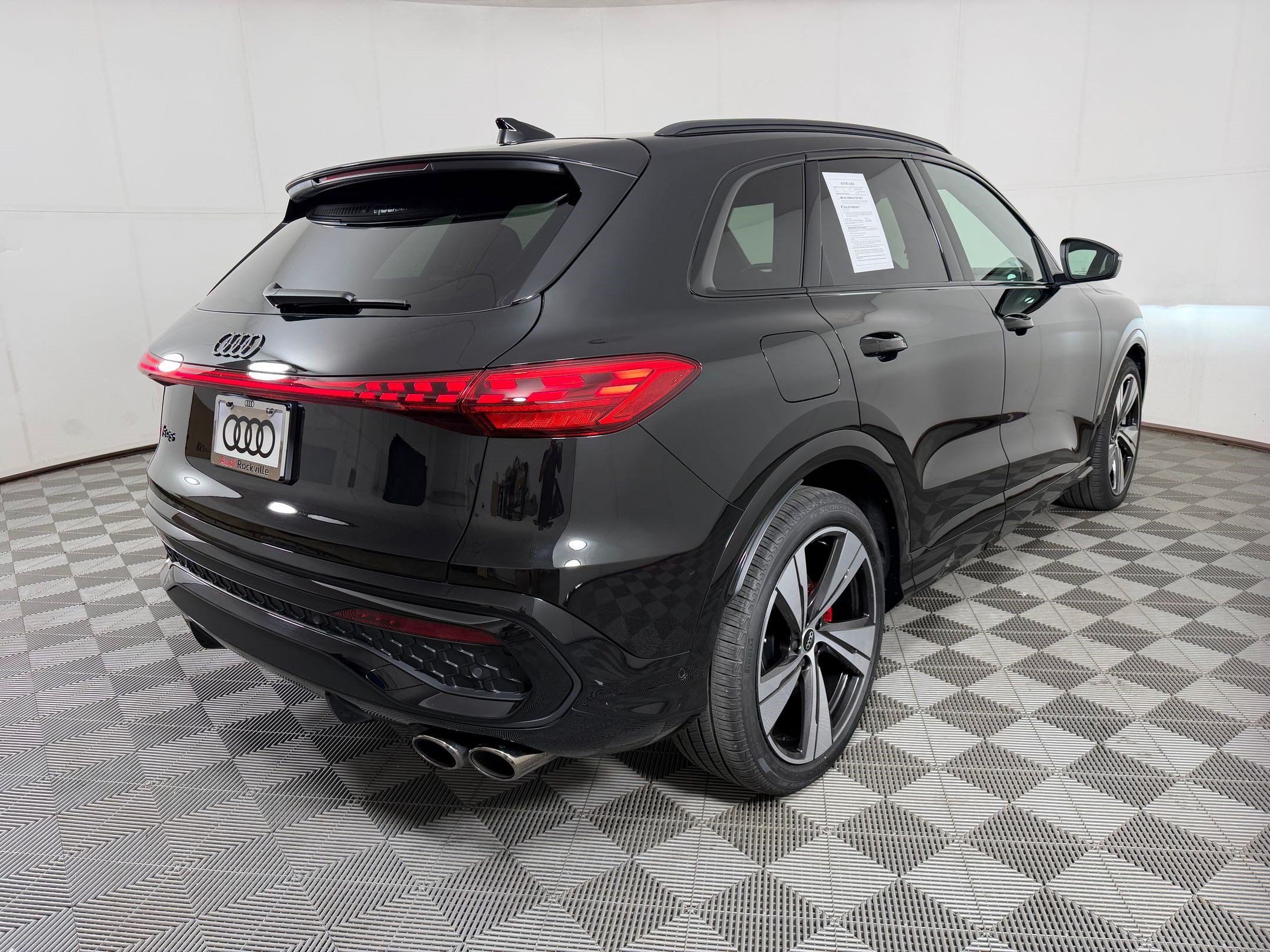 Certified 2025 Audi SQ5 Premium Plus AWD/4WD image 9
