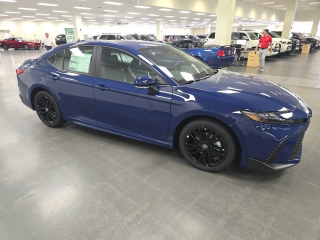New 2026 Toyota Camry SE AWD/4WD image 6