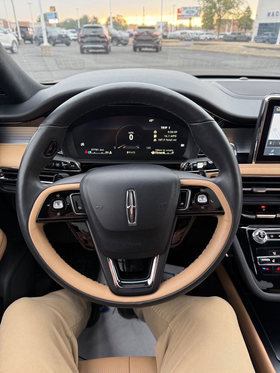 Used 2022 Lincoln Corsair Reserve w/ Equipment Group 201A image 13