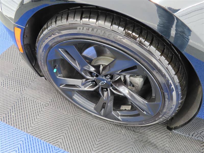 Used 2023 Chevrolet Camaro LT RWD image 8