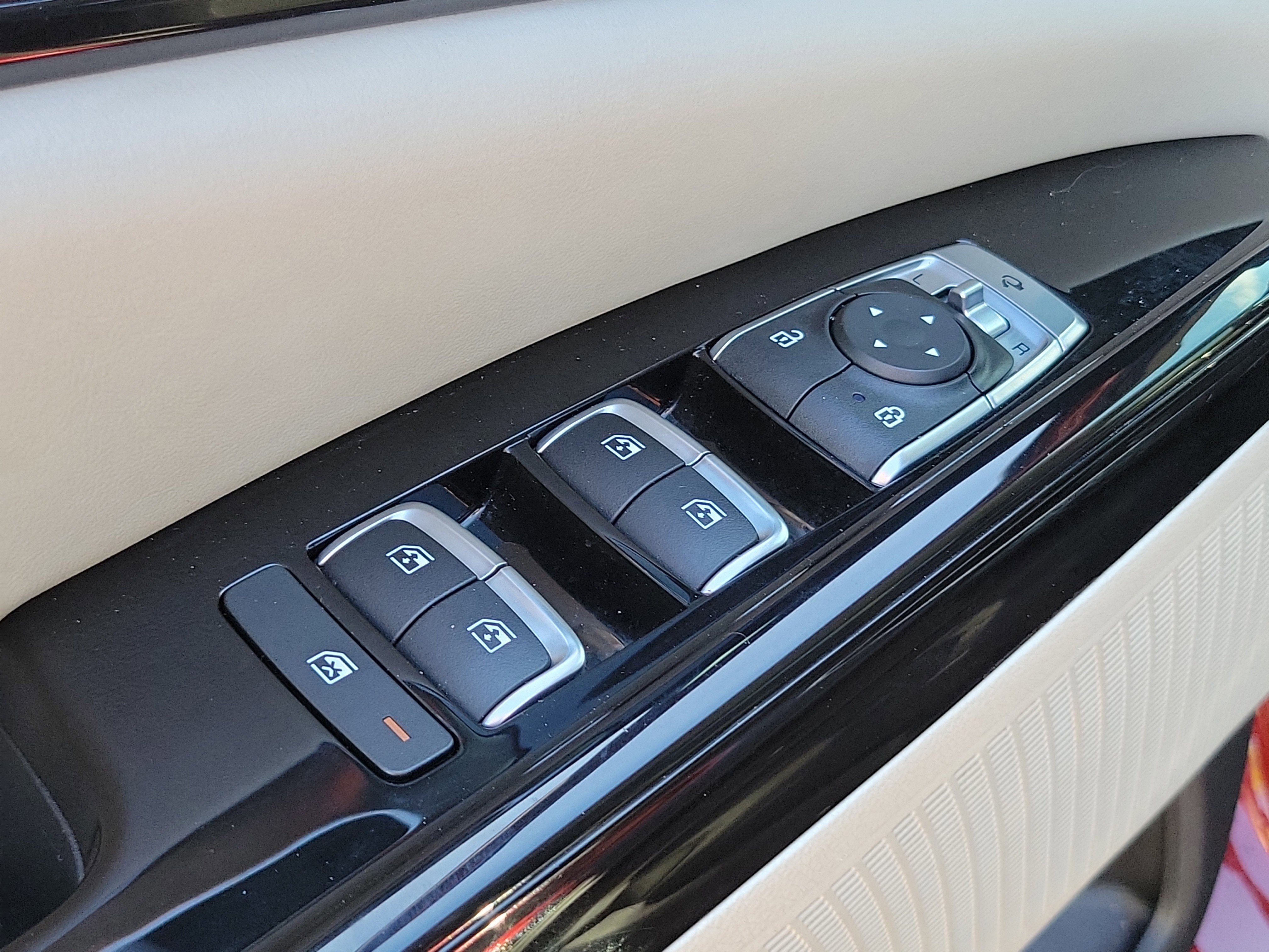 Used 2023 Kia Carnival SX FWD image 27