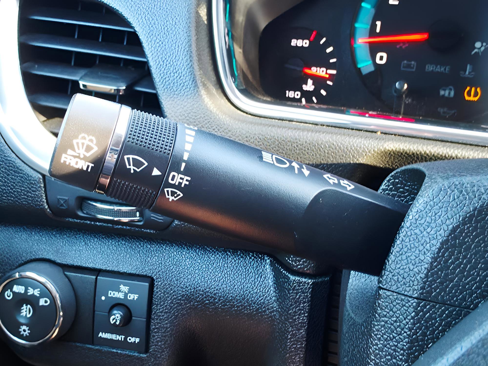 Used 2015 Chevrolet Traverse LT image 26