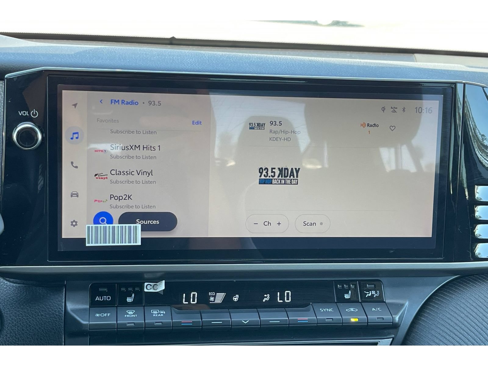 Used 2025 Toyota Camry SE w/ Multimedia Upgrade Package FWD image 26