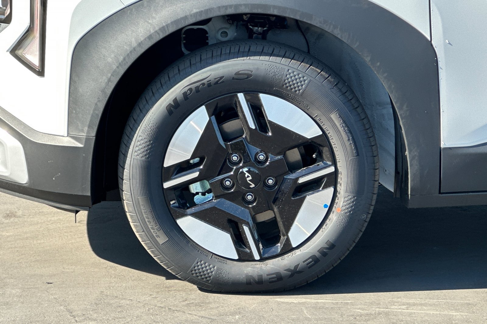 New 2027 Kia Seltos LX FWD image 24