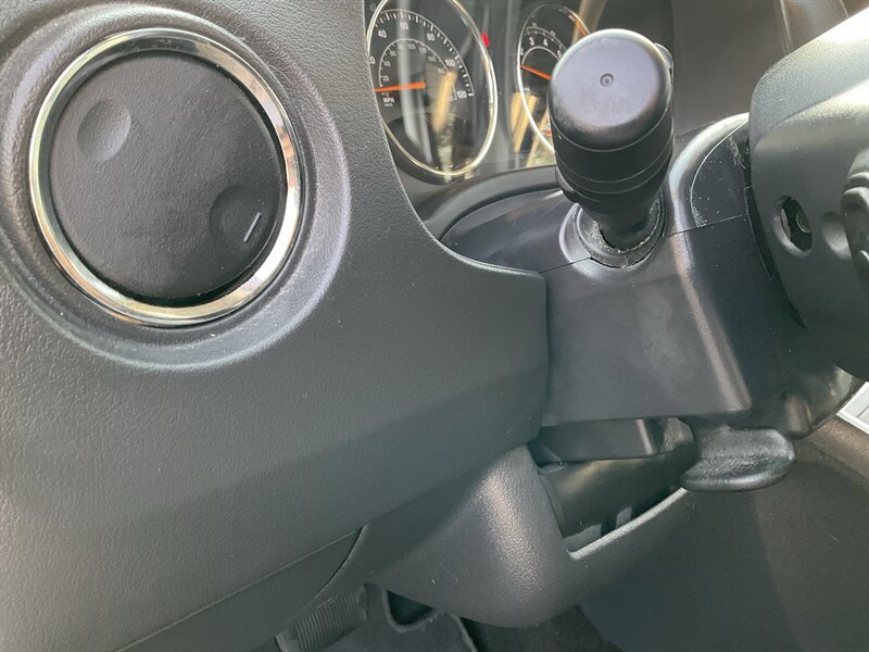 Used 2015 Jeep Compass High Altitude AWD/4WD image 27