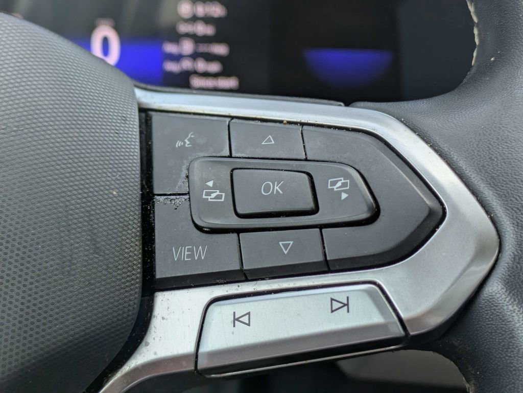 Certified 2023 Volkswagen Taos S FWD image 32