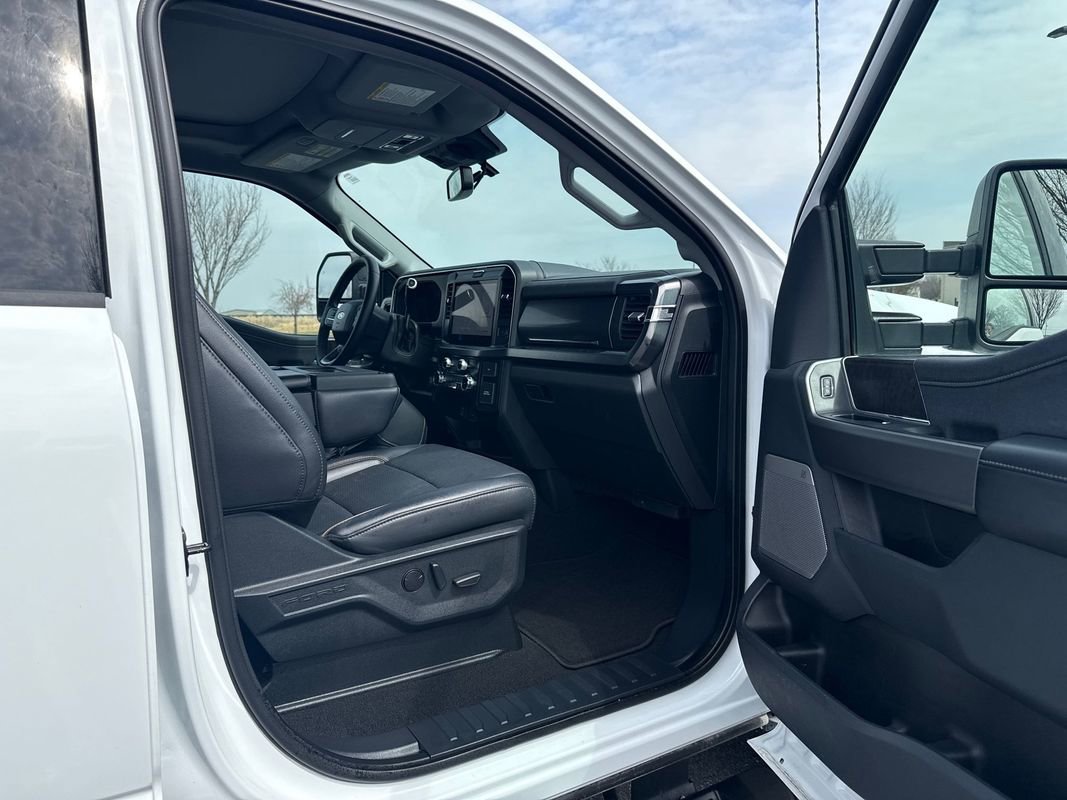 Used 2025 Ford F350 Lariat w/ Camper Package image 16