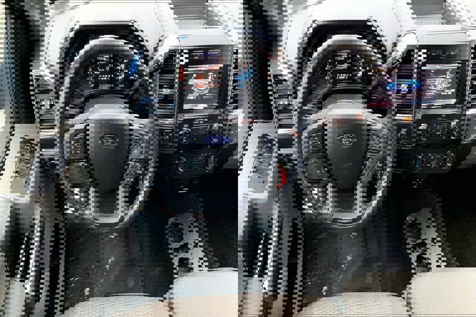 Used 2015 Ford F150 XLT w/ Equipment Group 302A Luxury image 5